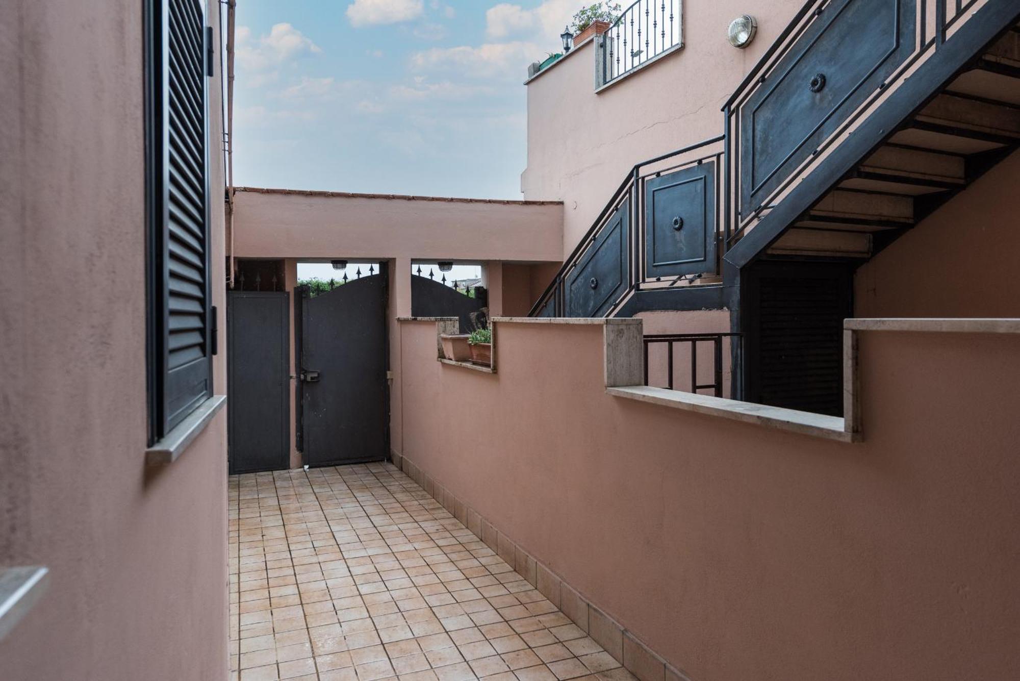 Travelershome Ciampino 170 Station Street Extérieur photo